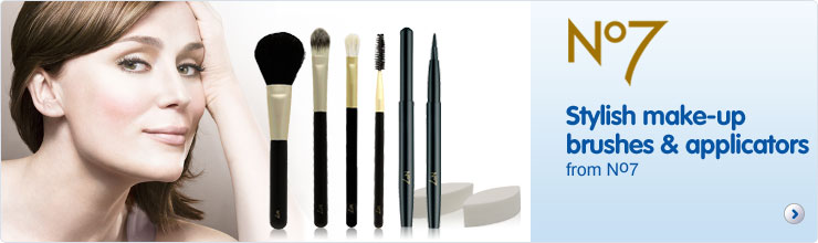 Stylish make-up brushes & applicators